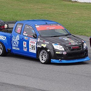 Isuzu D-MAX (No.99) in Pro Racing Series 2014 Round 1