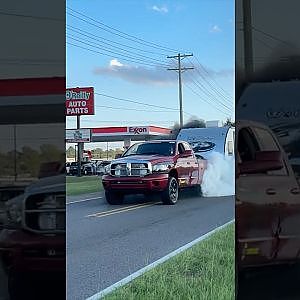 Diesel does HUGE burnout while pulling a camper #diesel #camper