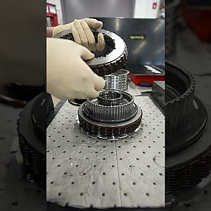 What's Inside a Lamborghini Gearbox? ⚙️