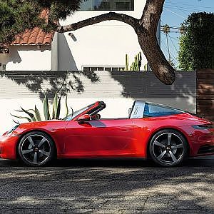 The new Porsche 911 Targa || เจเนอเรชันที่ 8 ของรถสปอร์ตที่มาพร้อมเอกลักษณ์ระดับตำนาน